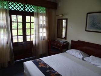 16 Lanai Beach Resort room