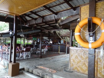 32 Lanai restoran on the beach